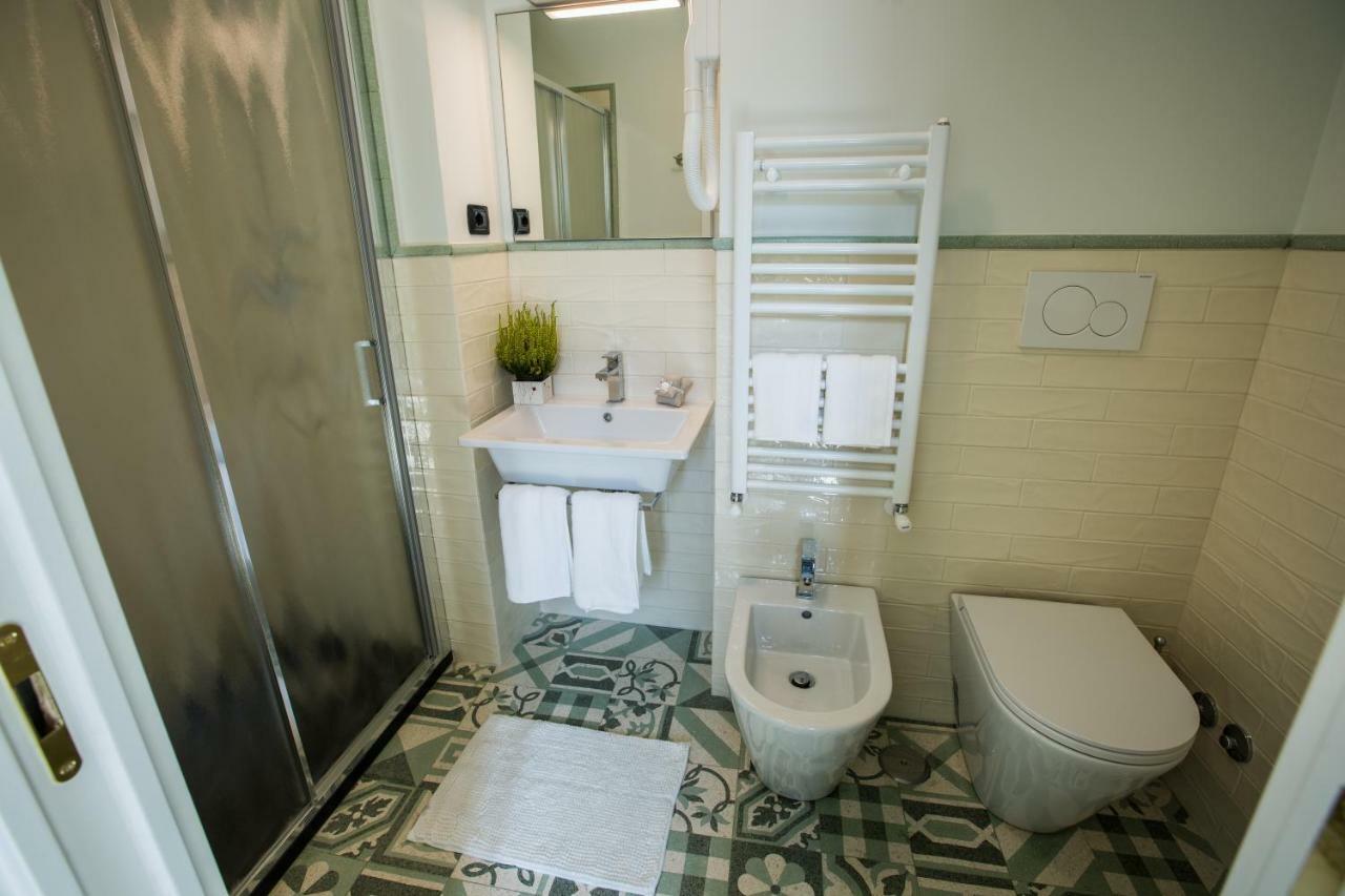 Art Nouveau Roma Colosseo Suites Bagian luar foto