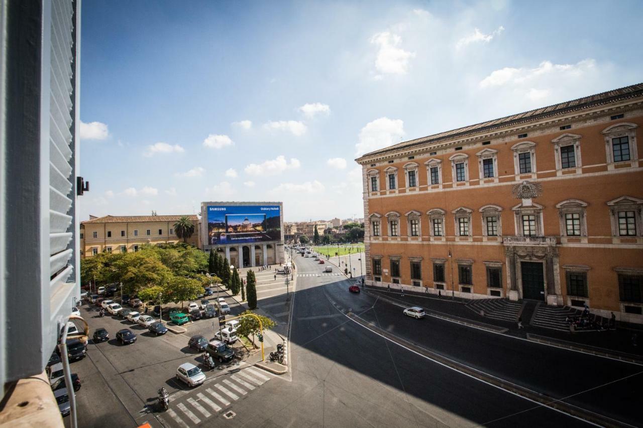 Art Nouveau Roma Colosseo Suites Bagian luar foto