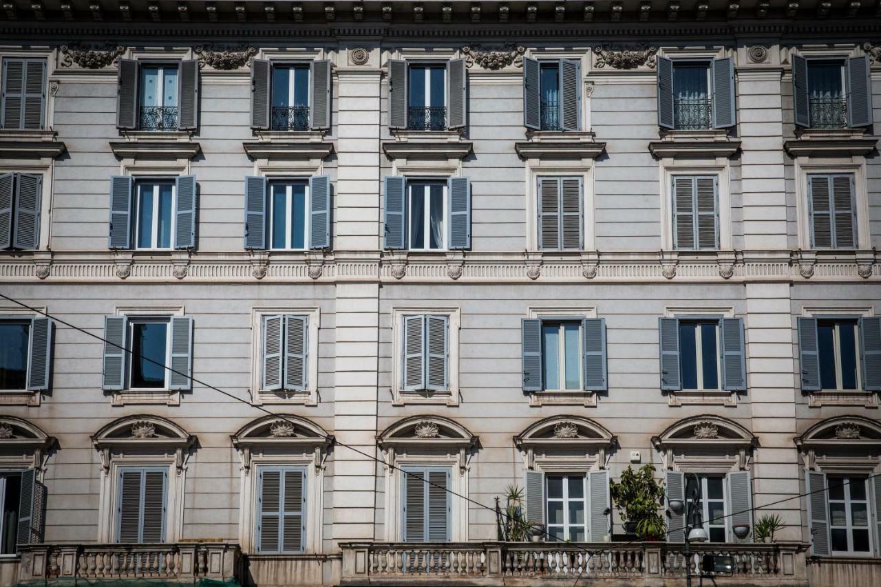 Art Nouveau Roma Colosseo Suites Bagian luar foto